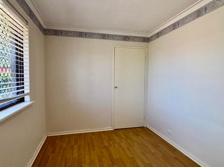 SO MUCH SPACE! - Photo 2