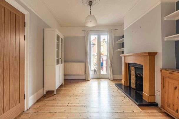 5 Bed Terraced House, Warwick Road, E15 - Photo 1