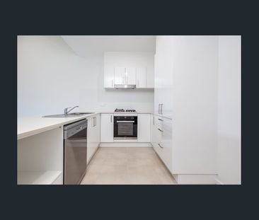 Modern Four Bedroom Duplex - Photo 5