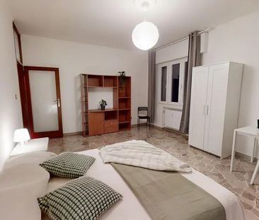 Via Fulvio Testi, Padova, Veneto 35125 - Photo 3