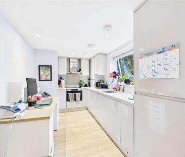 Ray Park Avenue, Maidenhead, Berkshire, SL6 - Photo 3