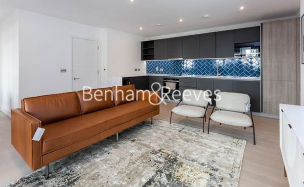 2 Bedroom flat to rent in Gorsuch Place, Nine Elms, E2 - Photo 1