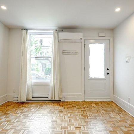 ✨3 1/2 totalement rénové et idéalement situé sur le Plateau-Mont-Royal! ✨ - Photo 4