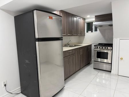 For Lease - 2913 Kingston Road, Toronto, Ontario - Photo 2