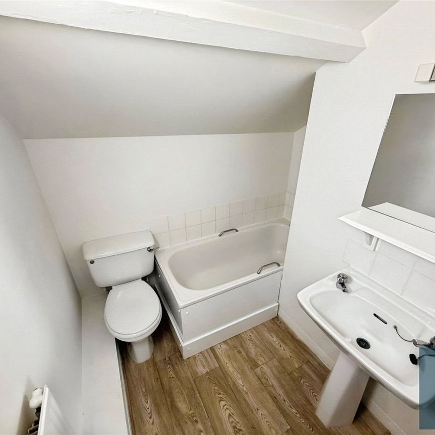 Belgrave Terrace, Off New North Road, Huddersfield, HD1 - Photo 1