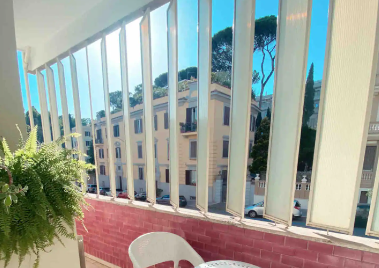 TRASTEVERE - BILOCALE ARREDATO CON BALCONE