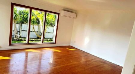 Sunny in Greenhithe - Photo 2