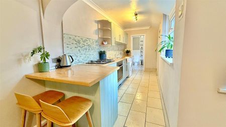 2 bedroom terraced house to rent - Photo 4