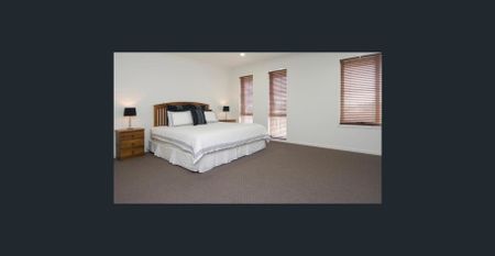 Beautiful, spacious family home with all the extras and more... - Photo 2