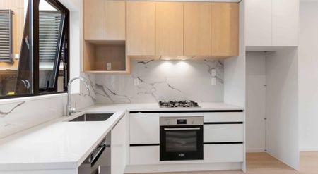 Modern Luxury - Unbeatable Location - Photo 3