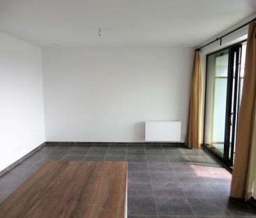 Energiezuinig appartement met 2 SLPK + terras + parking te MACHELEN - Photo 1