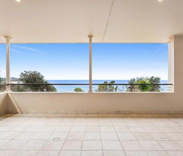 Coastal Luxury with Breathtaking Ocean Views - Photo 5