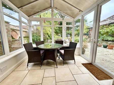 Headley Drive, North Walsham - Photo 2