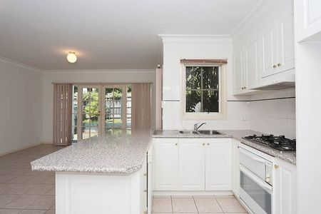 4/40 Cootamundra Crescent, Blackburn - Photo 4