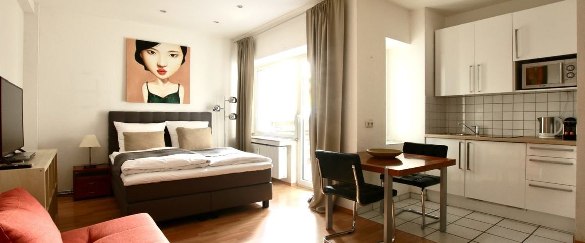 Kwartier Latäng: Schick möbliertes Apartment mit Balkon - Foto 1