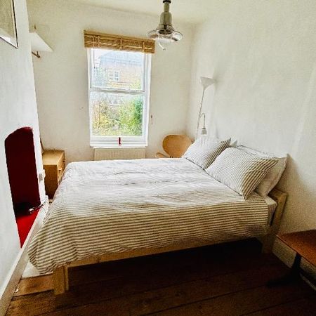 Spacious, Peaceful Room in Georgian House - Brixton - Photo 3