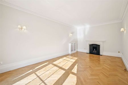 A five bedroom semi-detached house is available to rent in Regent's Park - Photo 4