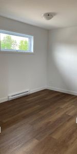 5 1/2 à louer avec espace bureau - Photo 4