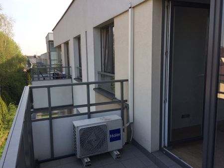 Z antresolą 2 pokoje 34 m² Wrocław-Krzyki - Wojszyce - Фото 5