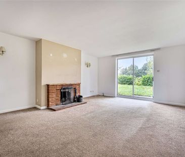 A charming four bedroom home in on the edge of Whitchurch. *Please ... - Photo 4