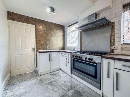 Alexandra Road, Wellingborough, NN8 - Photo 5