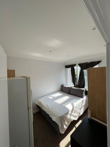 Room in a Shared House, Cross Way, NW10 - Photo 4