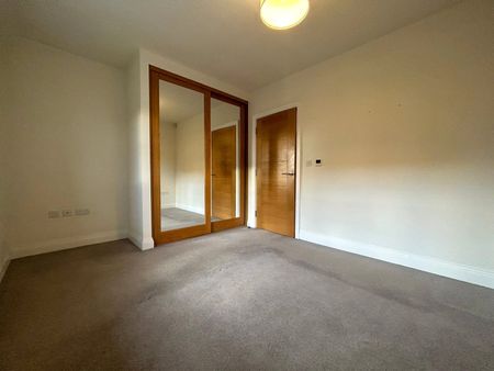 1 bedroom Flat in Meadowsweet Lane, Warfield - Photo 4