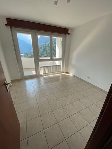 Luminoso appartamento di 3.5 locali con vista panoramica a Faido - Foto 2