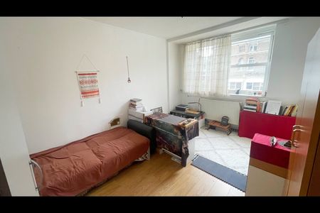 3 Bed Flat, Nisbet House, E9 - Photo 4