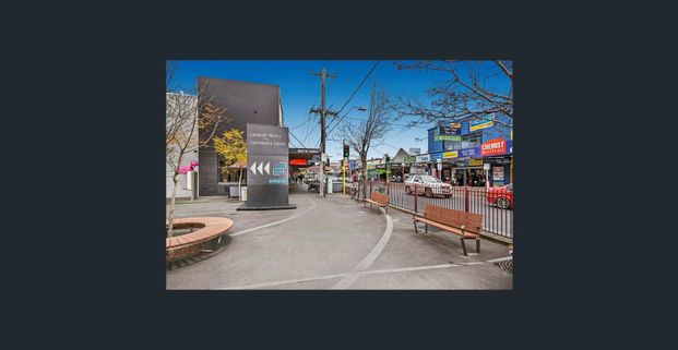 GROUND FLOOR WITH MODERN TOUCH AND WATER INCLUDED - Photo 1