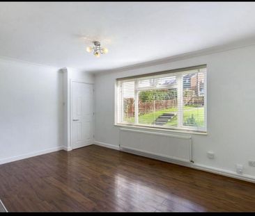 4 bedroom semi-detached house to rent - Photo 1