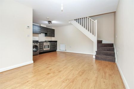 2 bedroom terraced house to rent - Photo 2