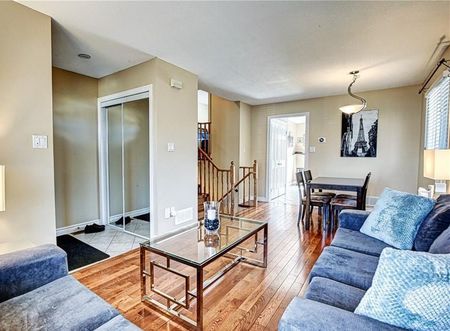 Spacious 3-Bedroom Home in Welland! - Photo 2