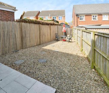 2 bedroom semi-detached house to rent - Photo 4