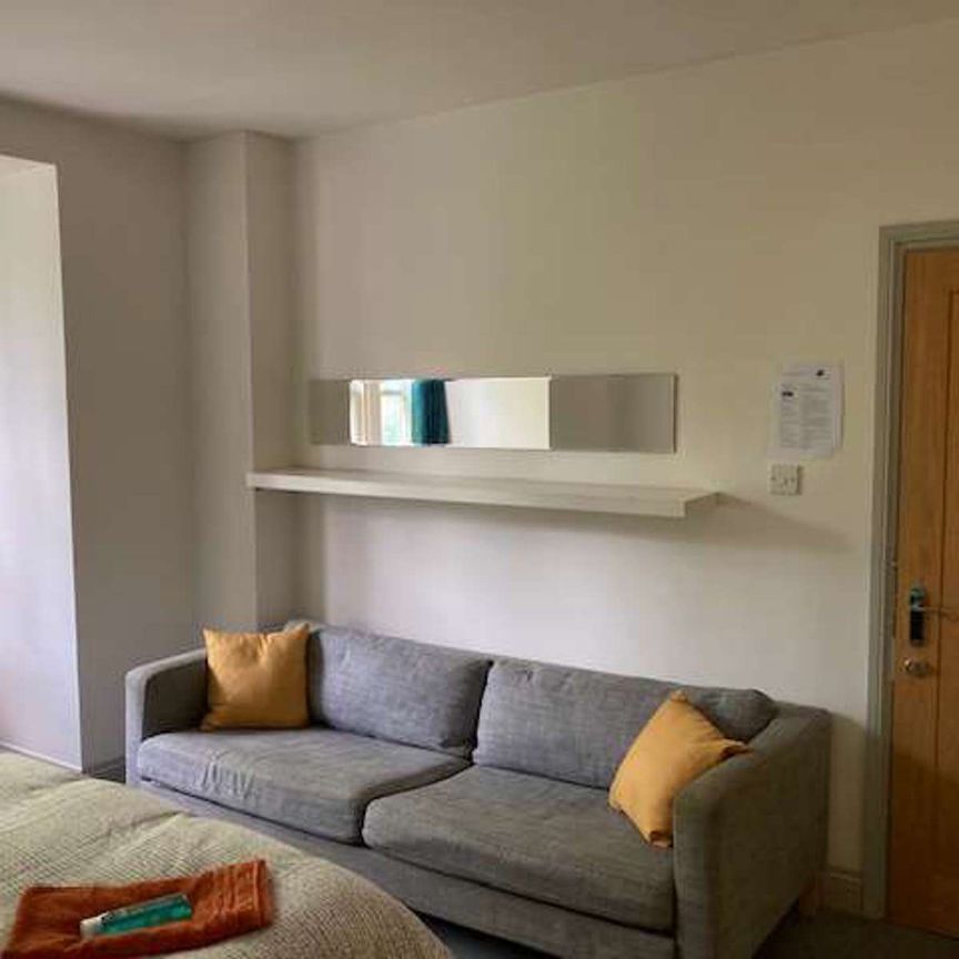 Princes Street Room 1 - Photo 1