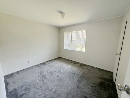 80 Chapel Road, Flat Bush - Photo 3