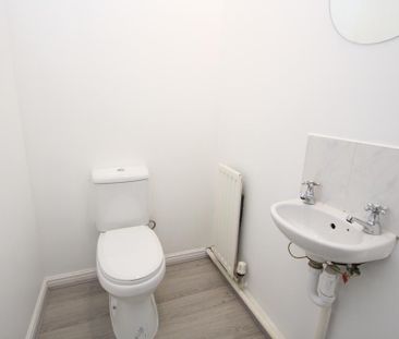 2 bedroom terraced house to rent - Photo 4