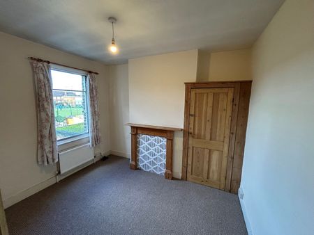 2 Bed Terraced House, Lateward Road, TW8 - Photo 3