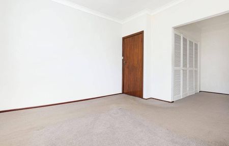 Charming 3-Bedroom Cottage with Studio | Spacious Living in Prime Fairy Meadow Location - Photo 5