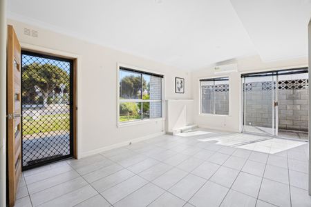 Charming Home in Central Lavington - Photo 5