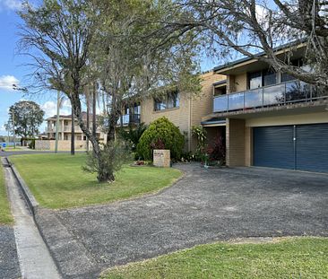 Three Bedroom Riverside Unit - Photo 2