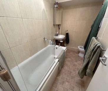 Briarleas Gardens, Upminster, RM14 - Photo 5