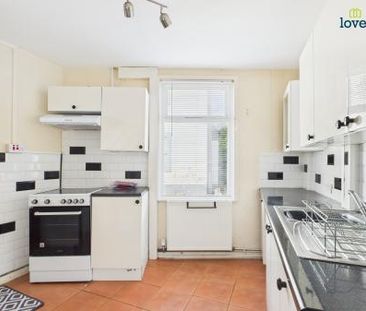 2 bedroom Terraced House To Let - Photo 2