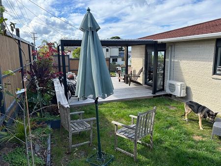 Newly renovated house, fully double glazed. - Photo 3