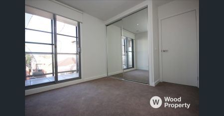 Prime Location! - Photo 3