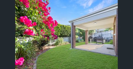 Comfortable 3-Bedroom Duplex - Photo 3