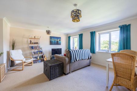 2 bedroom flat to rent - Photo 2