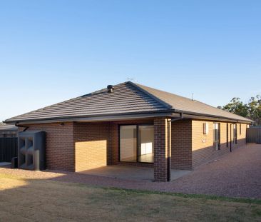 Modern family home in the heart of Huntly . - Photo 3