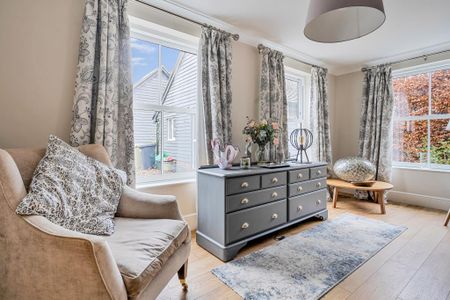 4 bedroom detached house to rent - Photo 3