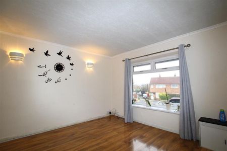 3 bedroom semi-detached house to rent - Photo 2